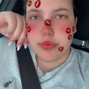 Meet your Posher, Melisa